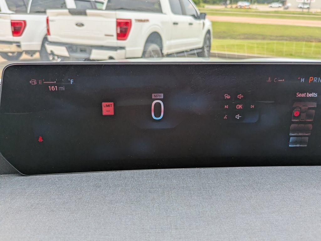 Used 2025 Ford Expedition Active AWD/4WD image 18