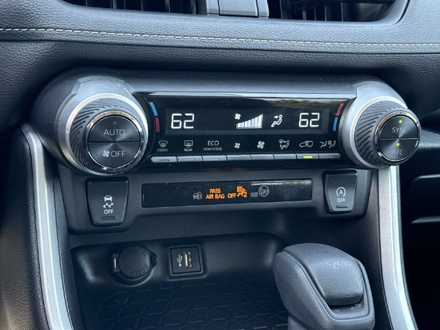 Used 2025 Toyota RAV4 XLE FWD image 23
