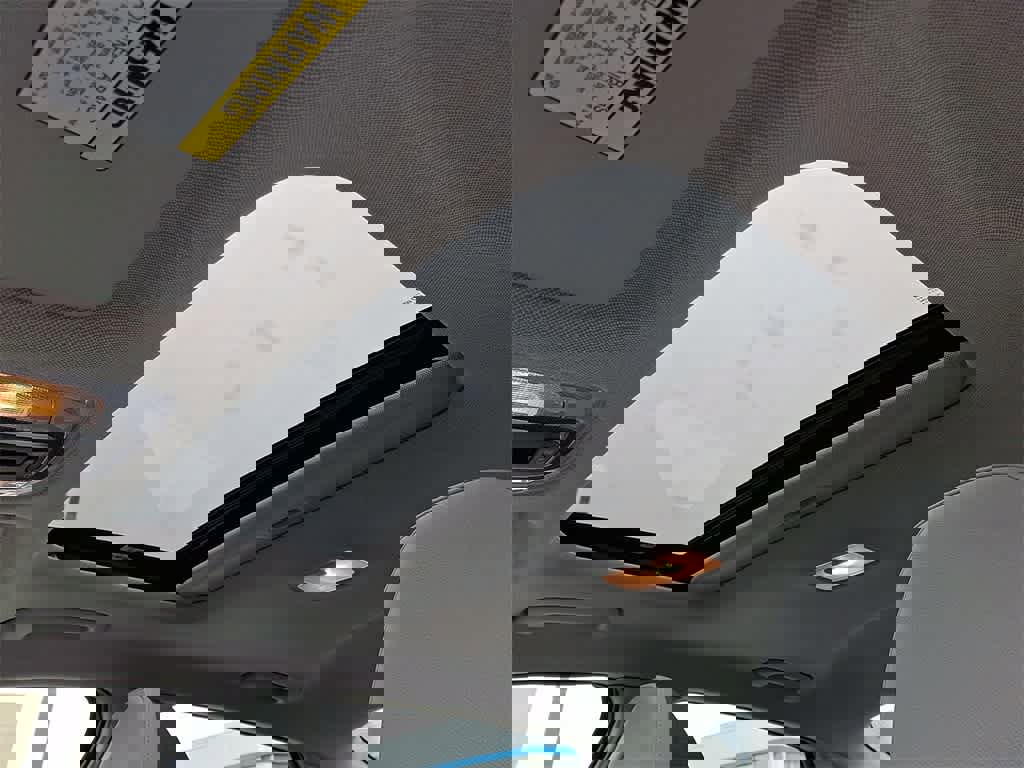 Used 2025 Hyundai Elantra Limited image 13