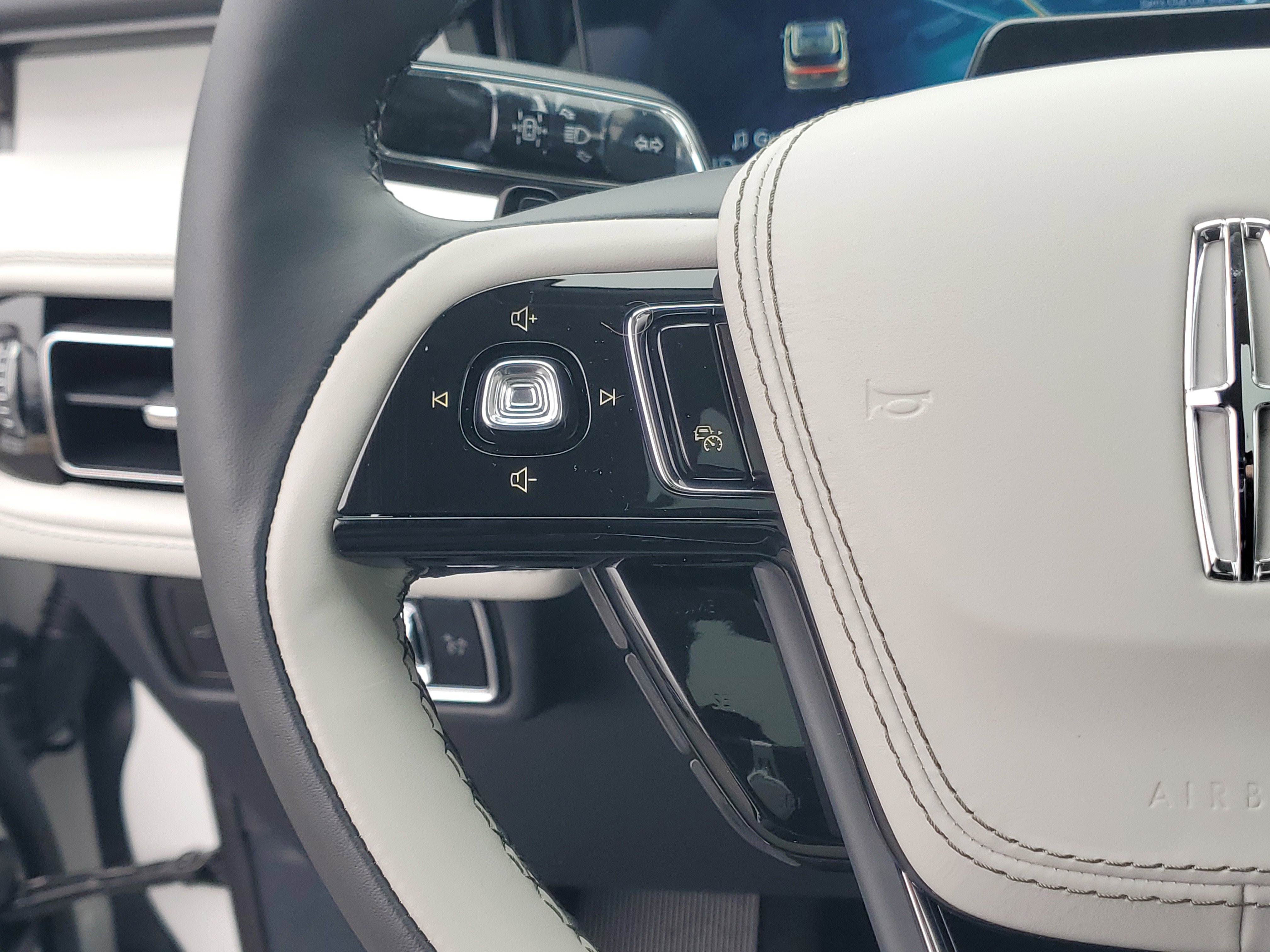 New 2026 Lincoln Aviator Reserve image 16