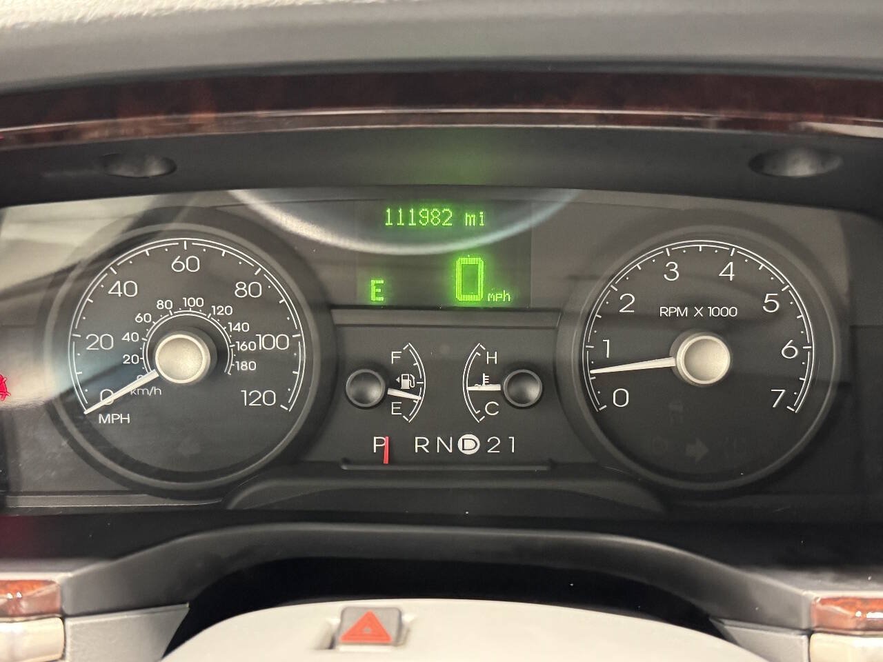 Used 2006 Lincoln Town Car Signature RWD image 26