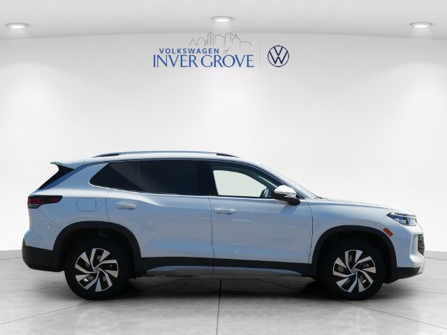 Used 2025 Volkswagen Tiguan S AWD/4WD image 8