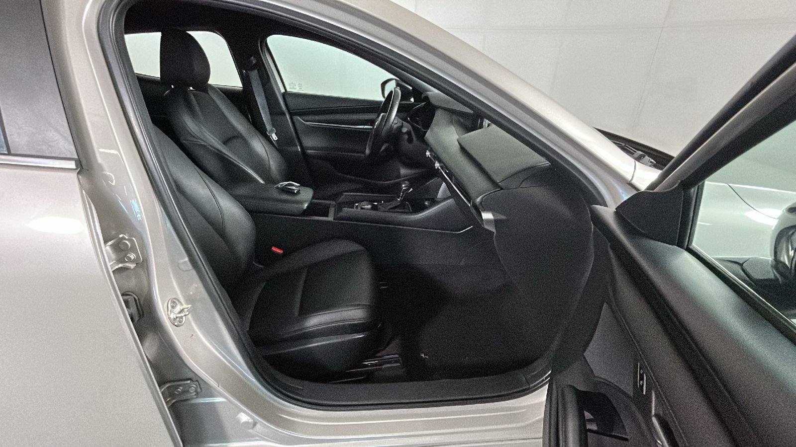 Used 2024 MAZDA MAZDA3 s FWD image 35