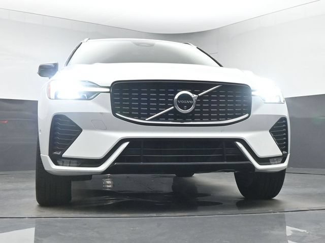 Used 2024 Volvo XC60 B5 Plus w/ Protection Package Premier AWD/4WD image 11