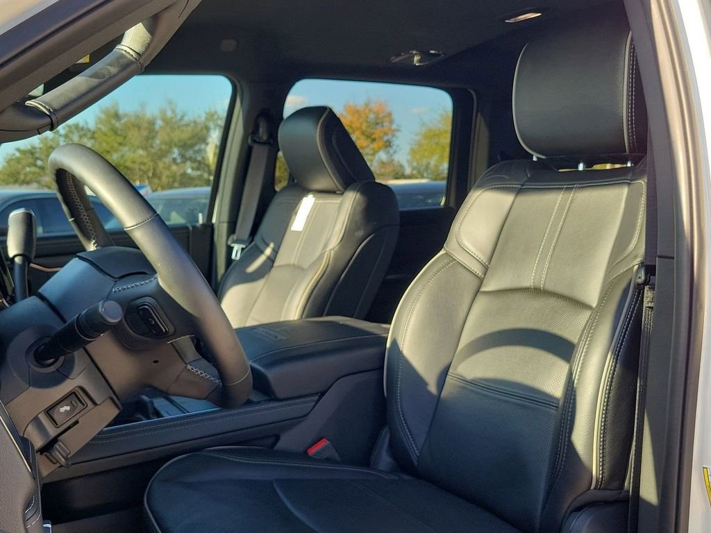 Used 2024 RAM 2500 Limited image 27