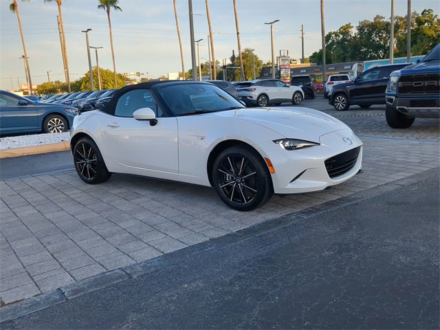 Used 2024 MAZDA MX-5 Miata Grand Touring image 2