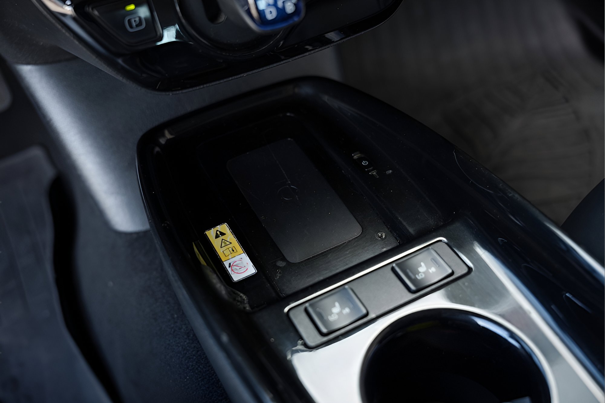 Used 2020 Toyota Prius XLE image 24