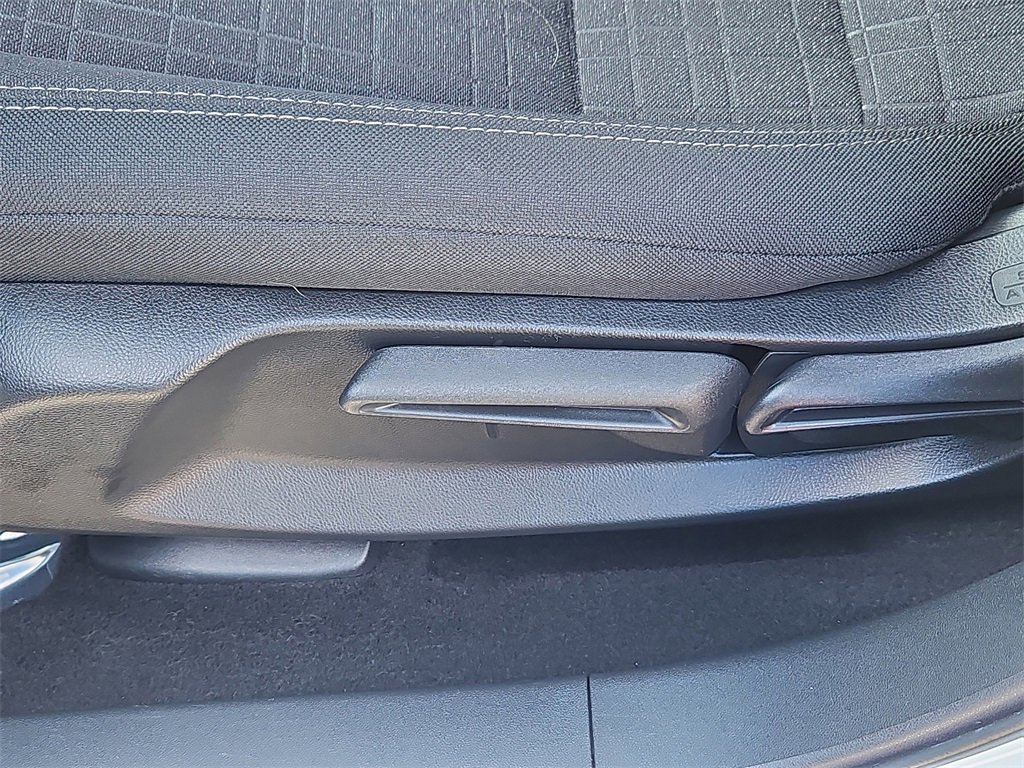 Certified 2025 Honda HR-V LX image 13