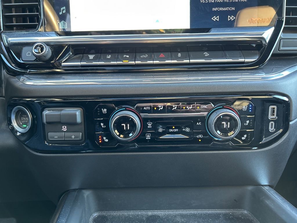 Used 2025 Chevrolet Silverado 2500 High Country w/ Technology Package AWD/4WD image 33