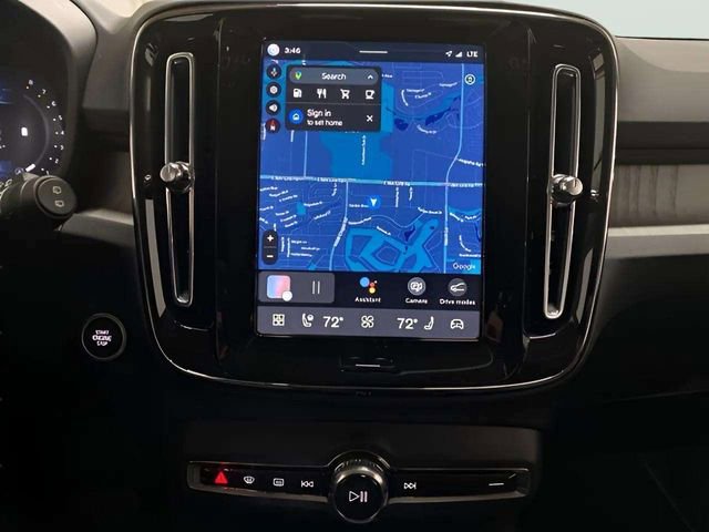 Used 2025 Volvo XC40 B5 Plus image 40