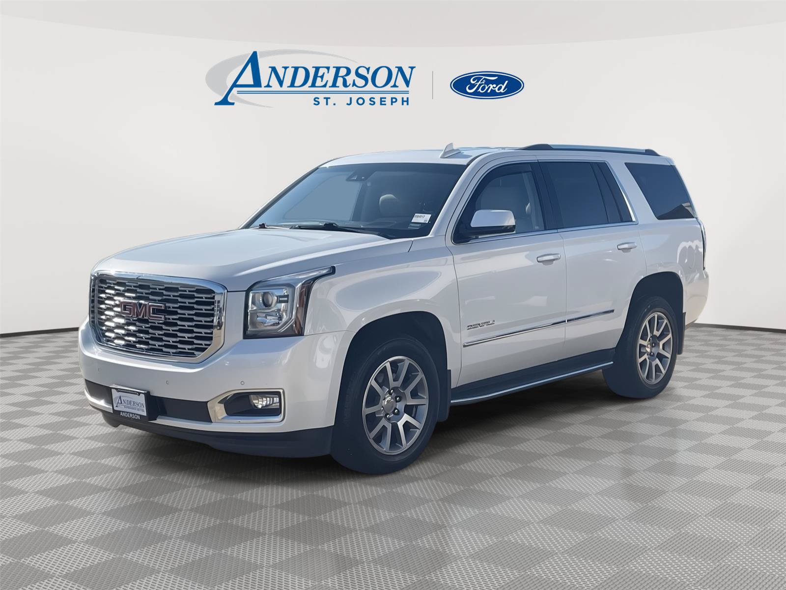 Used 2018 GMC Yukon Denali AWD/4WD image 1