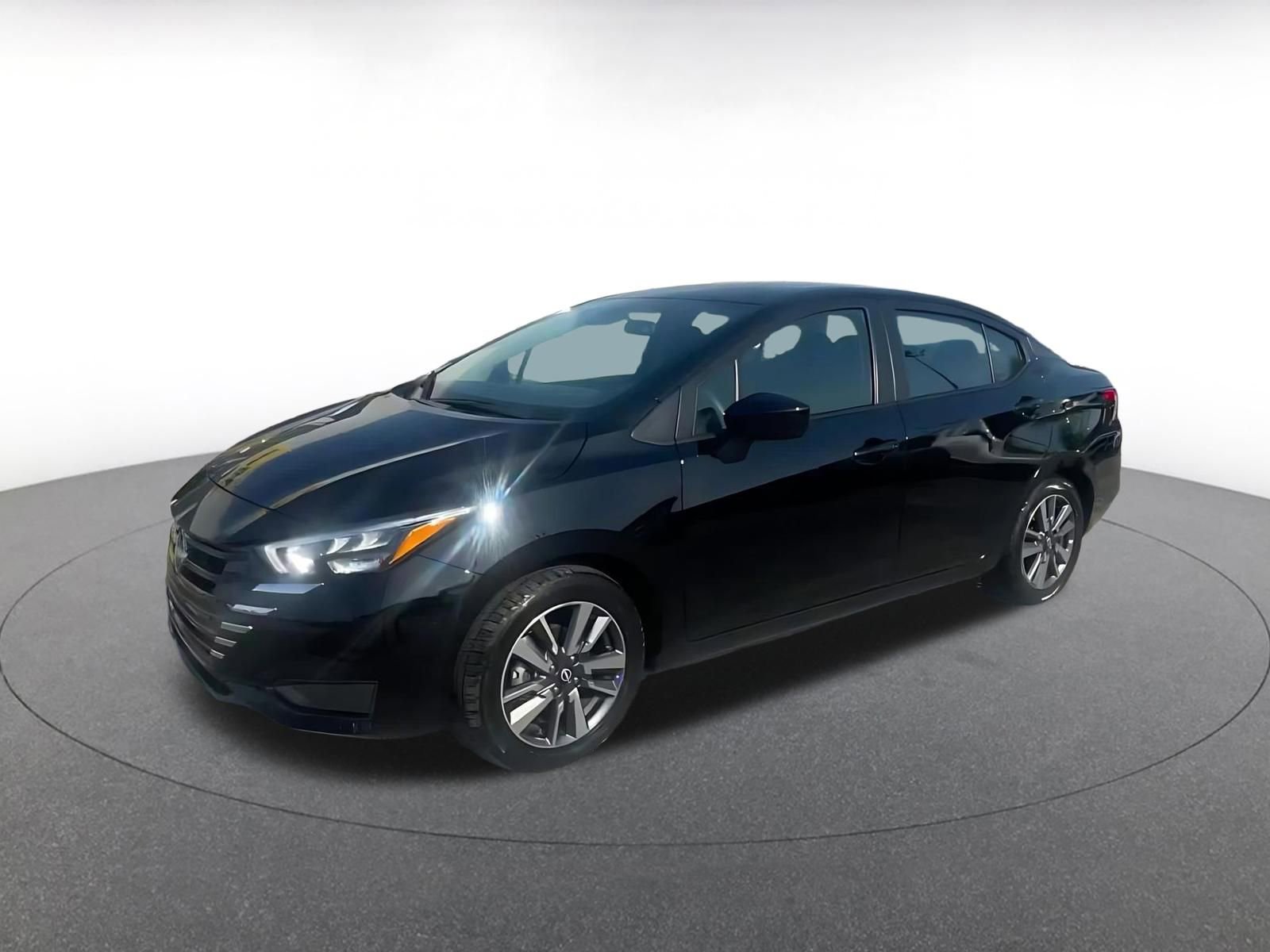 Used 2025 Nissan Versa SV FWD image 7