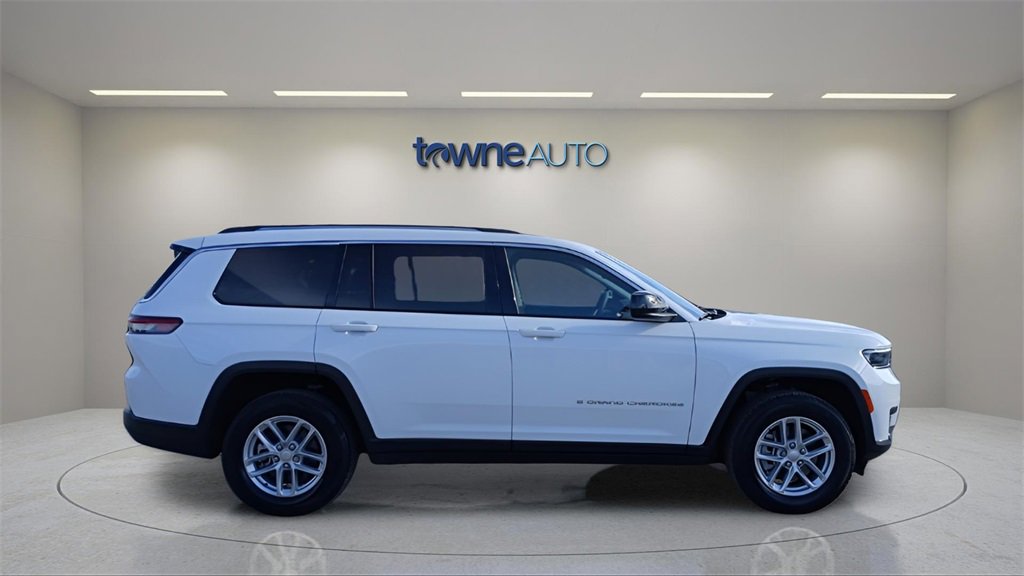 Used 2023 Jeep Grand Cherokee L Laredo image 6