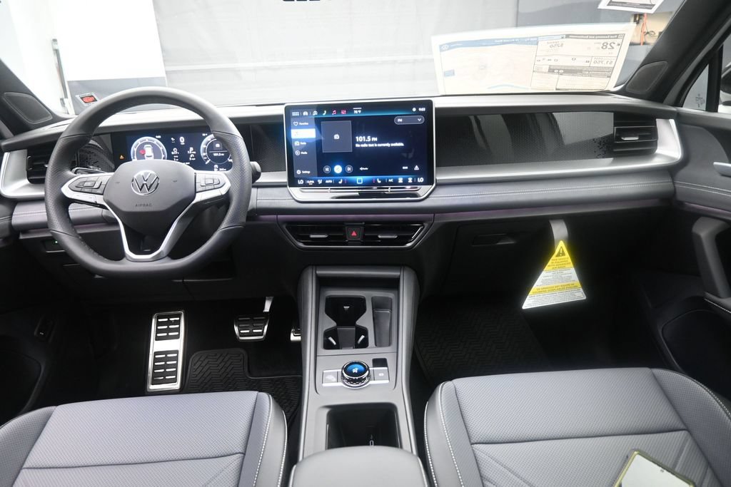 New 2026 Volkswagen Tiguan SE R-Line FWD image 9