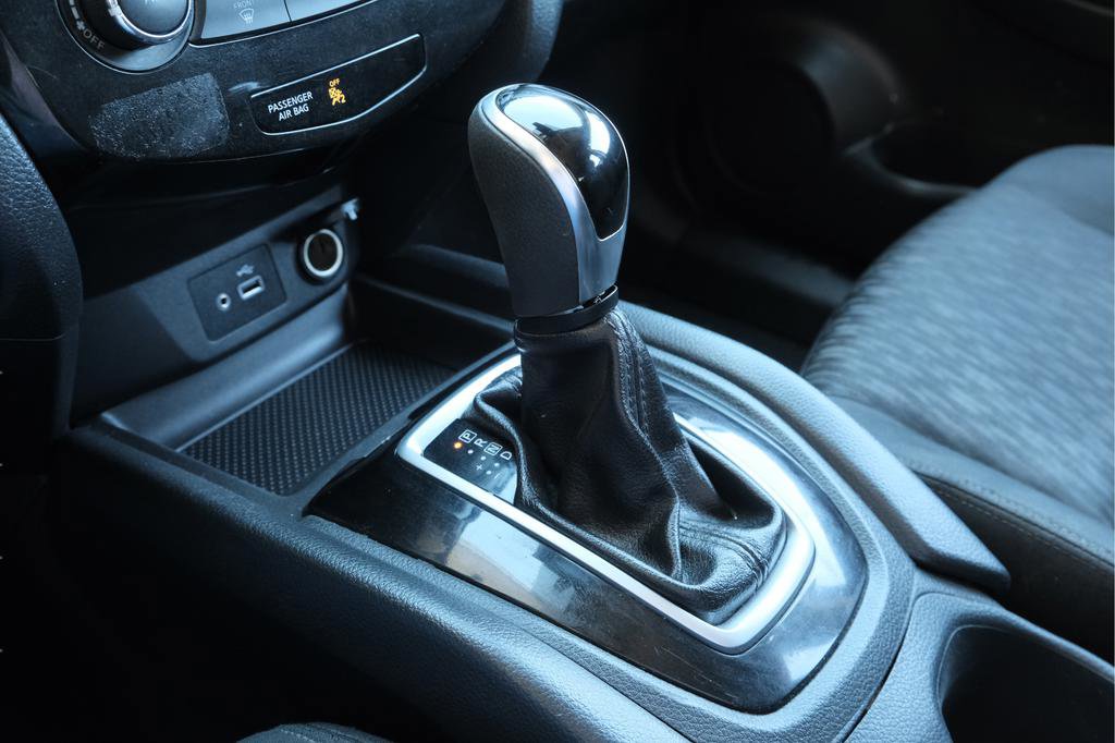 Used 2020 Nissan Rogue S FWD image 13