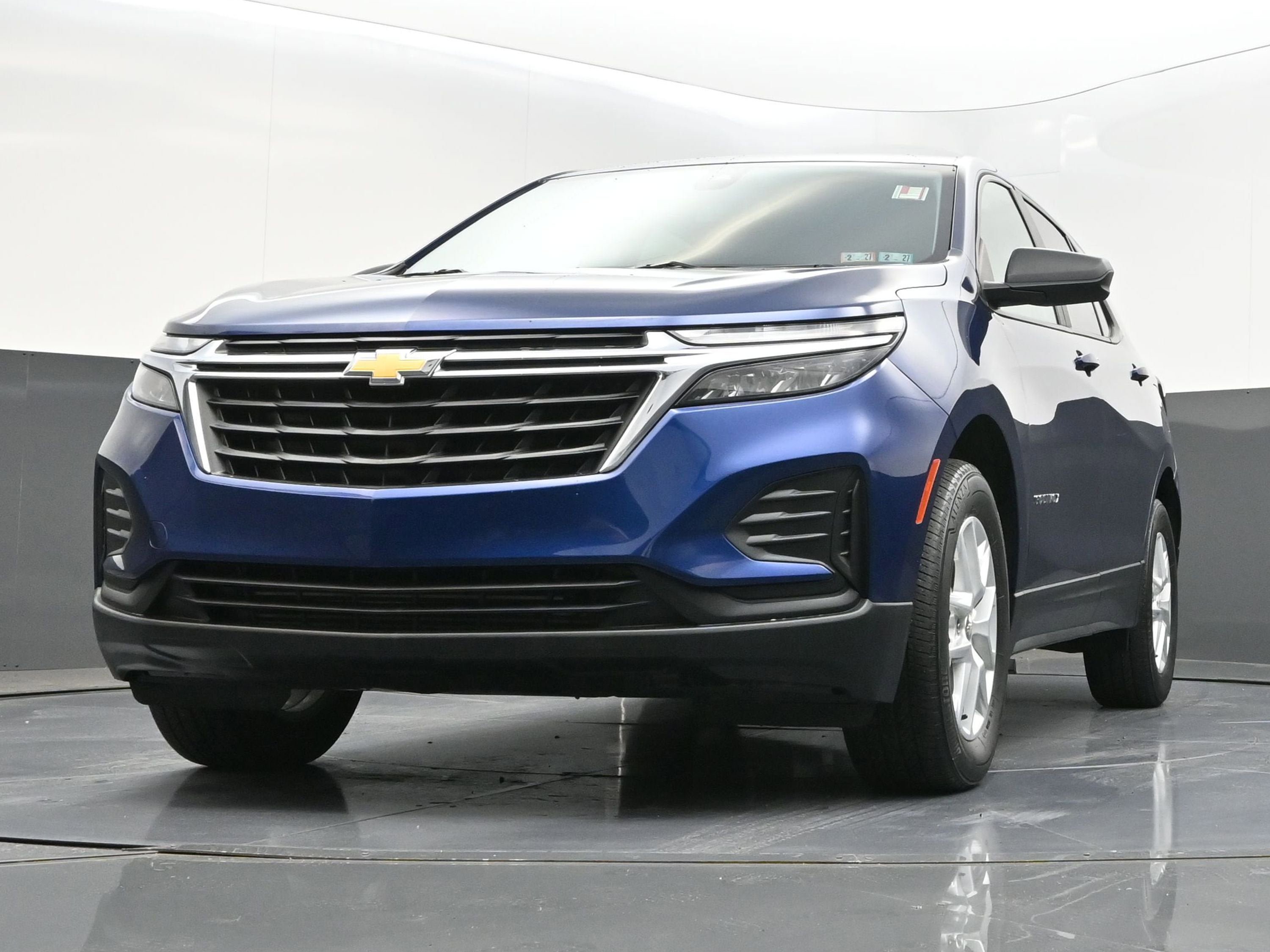 Certified 2022 Chevrolet Equinox LS w/ LS Convenience Package AWD/4WD image 37