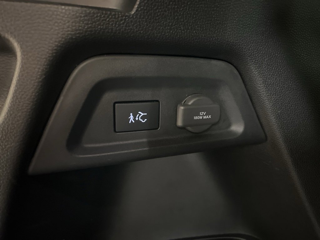 Used 2025 Honda Pilot Black Edition image 40