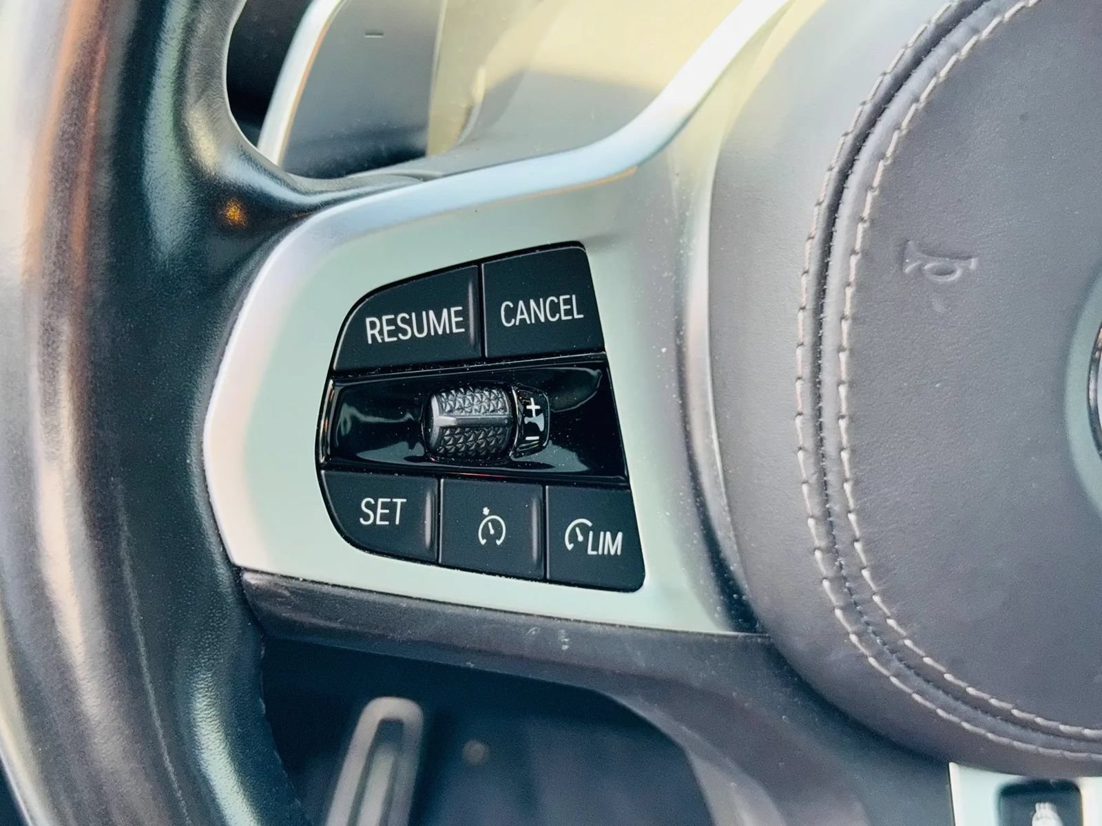Used 2019 BMW X5 xDrive40i w/ M Sport Package AWD/4WD image 7