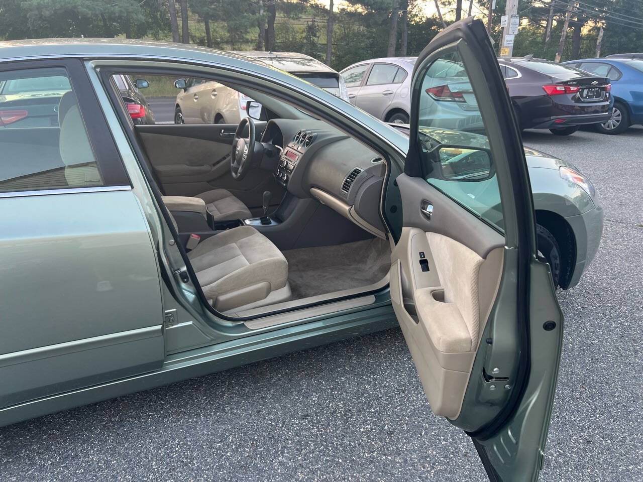 Used 2007 Nissan Altima Hybrid Sedan FWD image 9