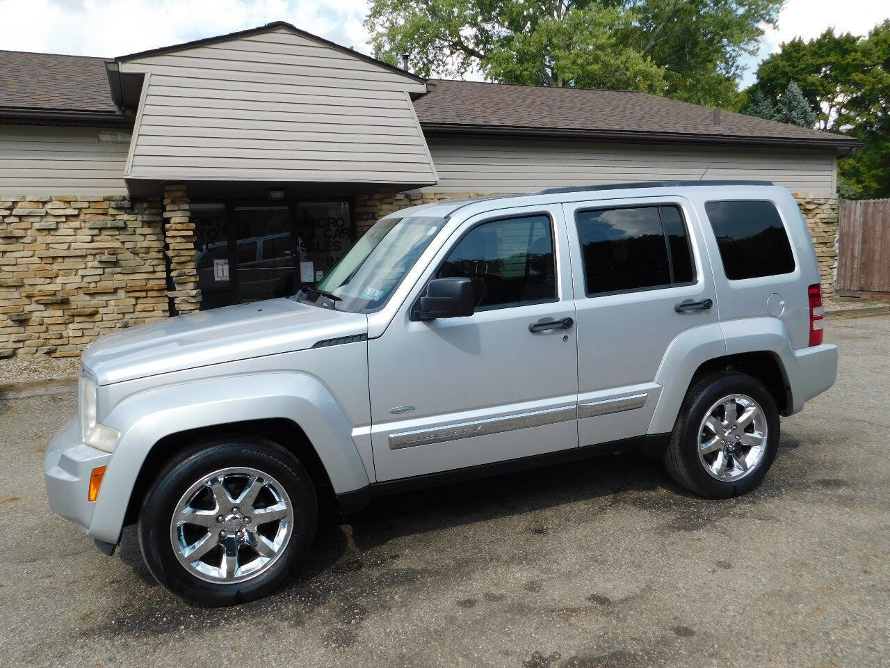 Used 2012 Jeep Liberty Sport image 5