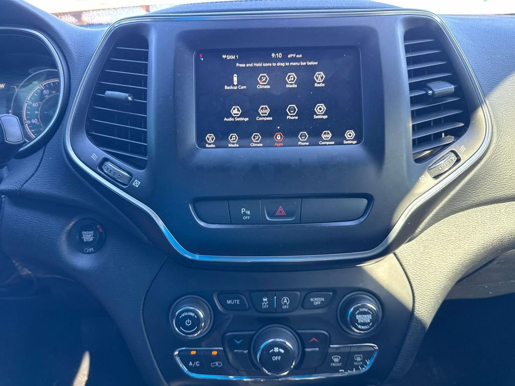 Used 2020 Jeep Cherokee Latitude Plus image 10