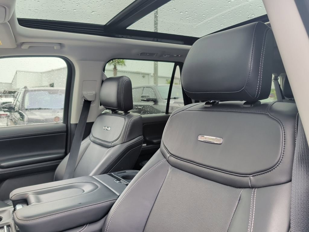 Certified 2025 Ford Expedition Max Platinum AWD/4WD image 9