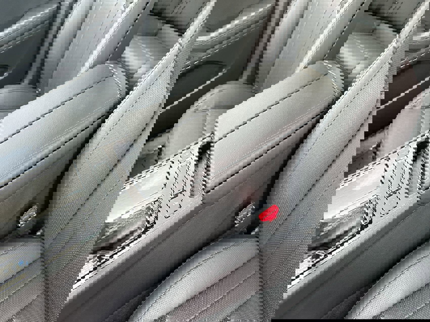 Used 2019 Genesis G80 3.8 image 22