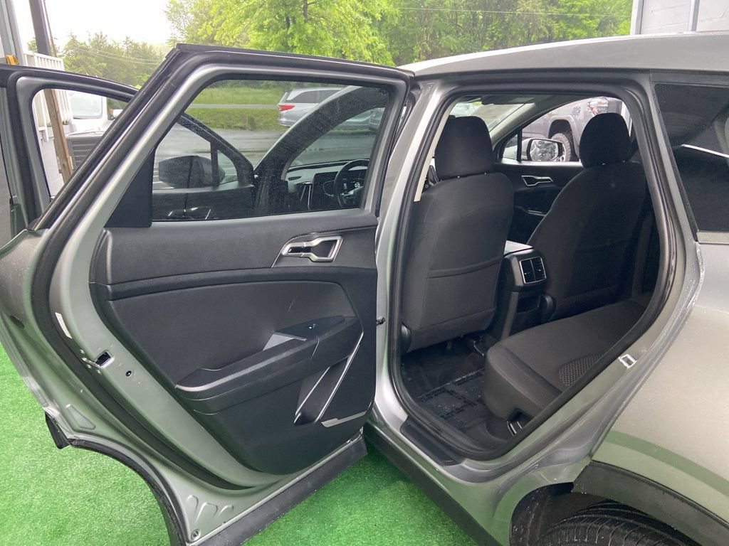 Used 2023 Kia Sportage LX AWD/4WD image 36