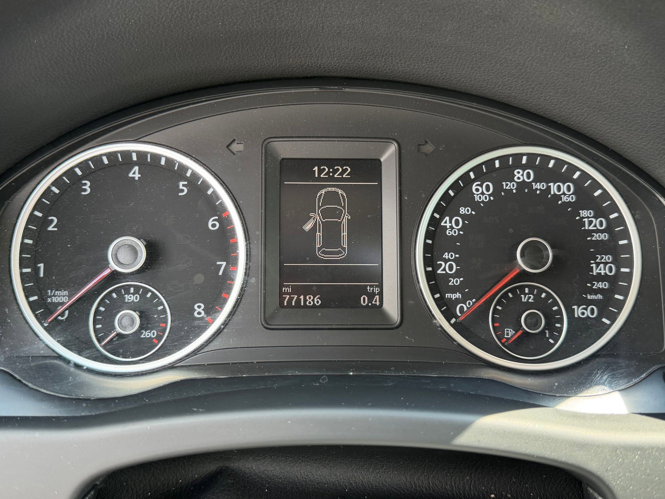 Used 2014 Volkswagen Tiguan SE FWD image 17