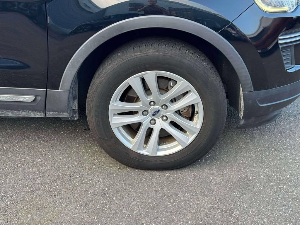 Used 2018 Ford Explorer XLT AWD/4WD image 9