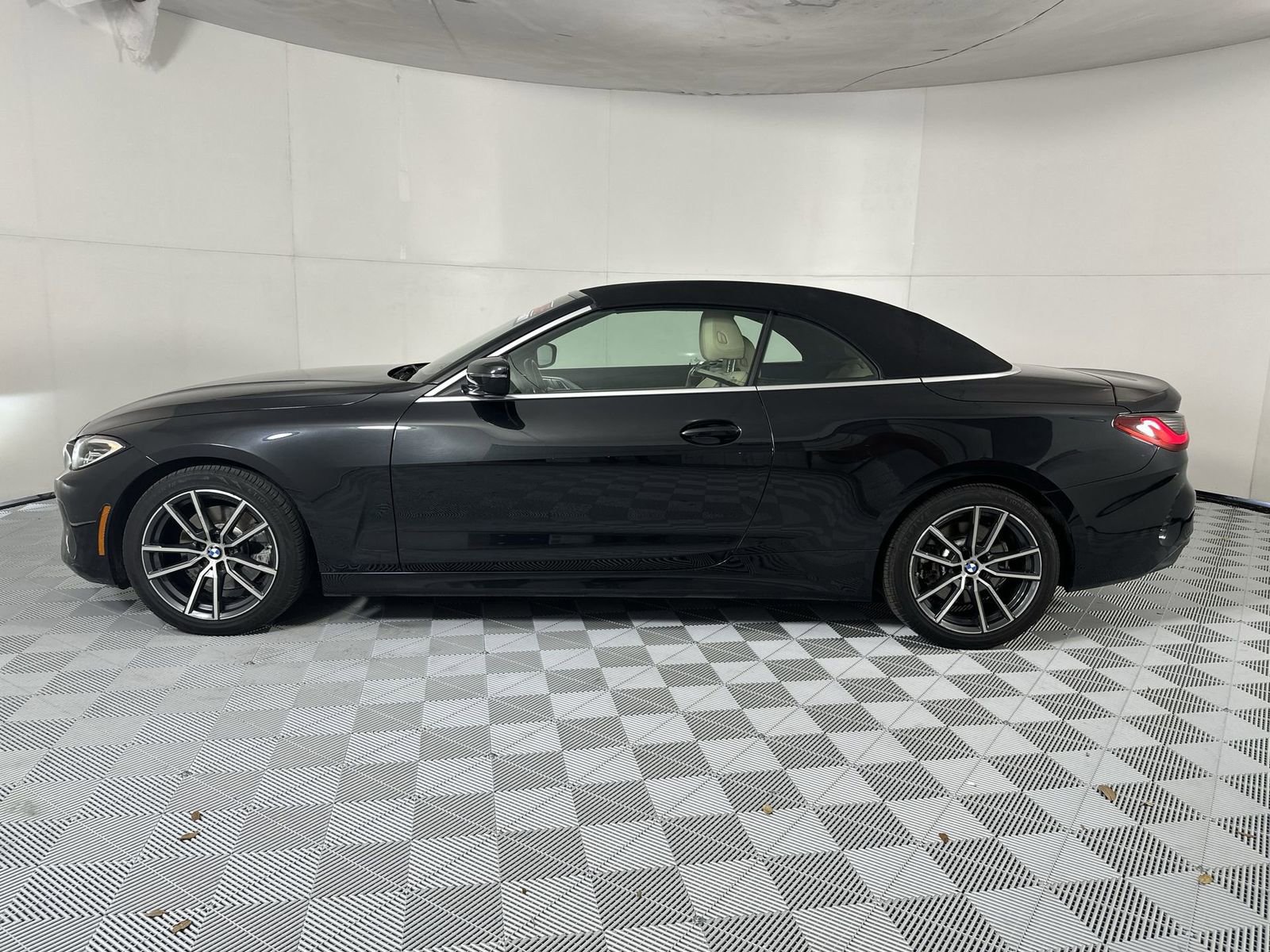 Used 2022 BMW 430i xDrive Convertible w/ Convenience Package image 5