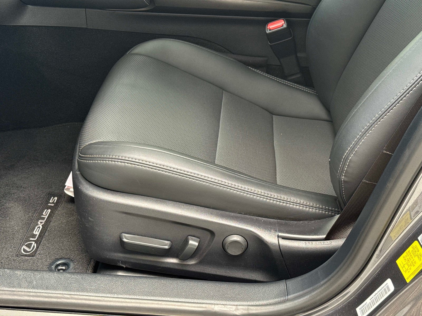 Used 2022 Lexus IS 300 w/ Premium Package RWD image 19