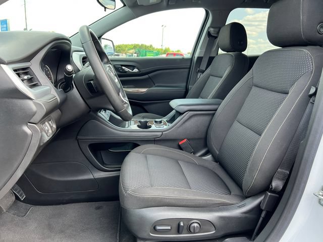 Used 2023 GMC Acadia SLE w/ Driver Convenience Package FWD image 3