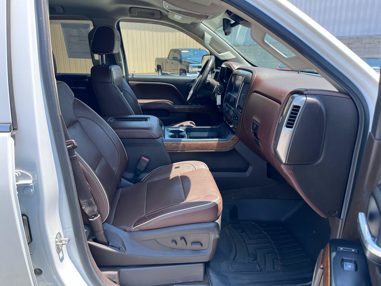 Used 2018 Chevrolet Silverado 1500 High Country AWD/4WD image 16