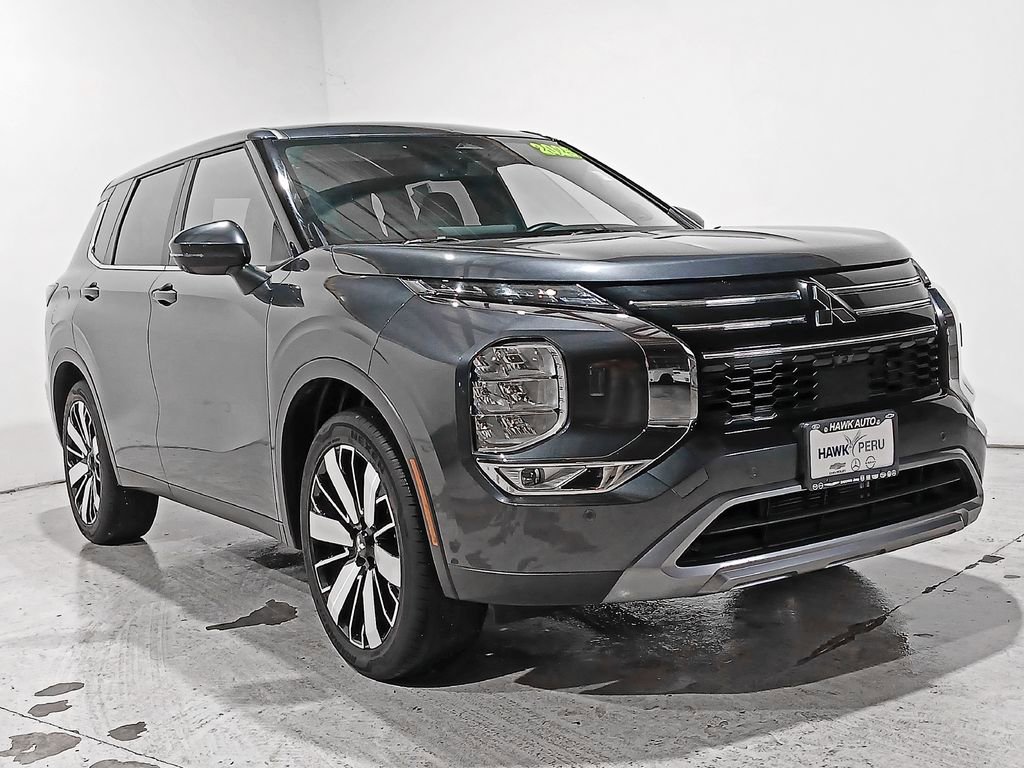 Used 2025 Mitsubishi Outlander SE AWD/4WD image 34