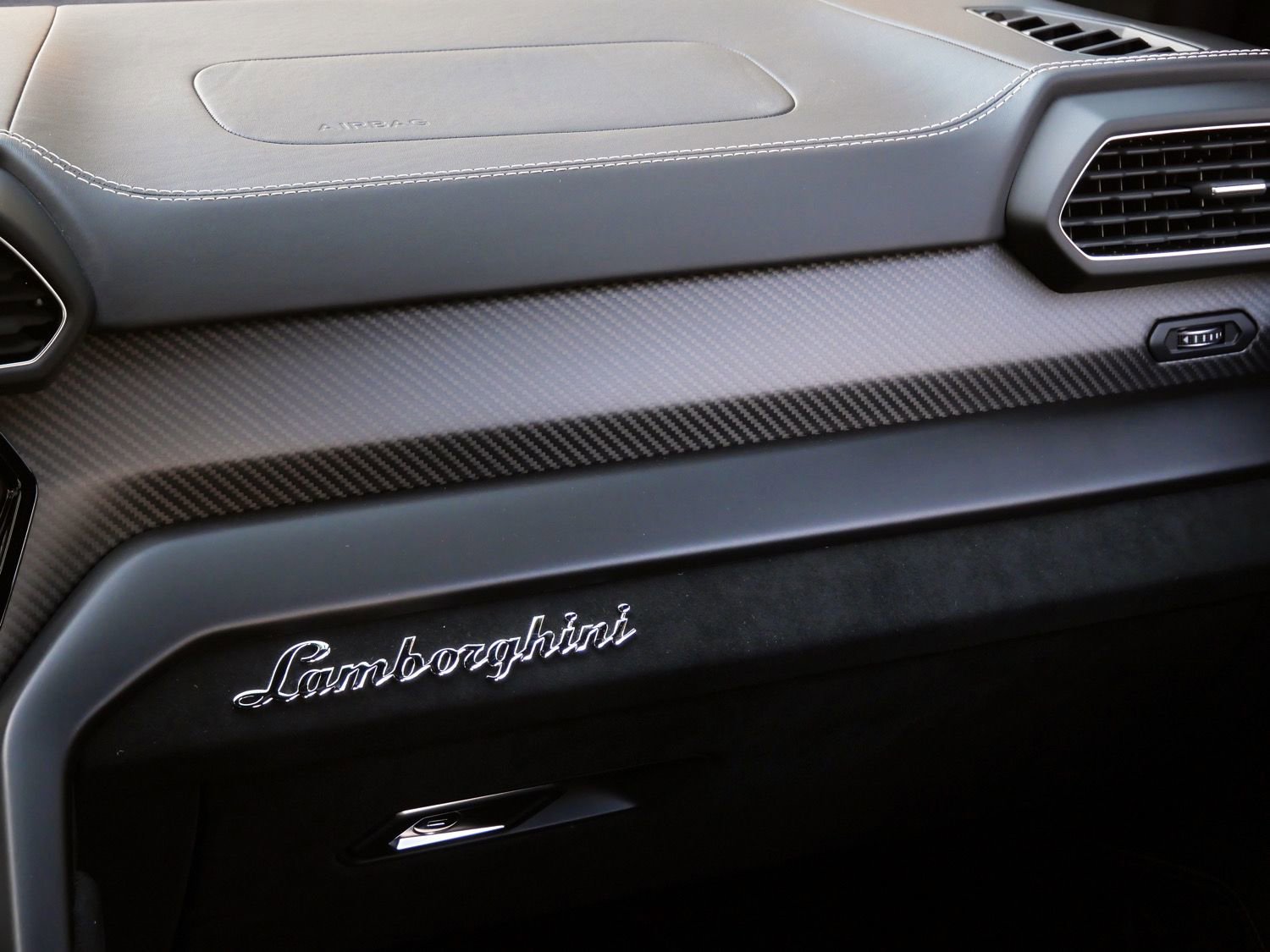 Used 2024 Lamborghini Urus Performante image 34