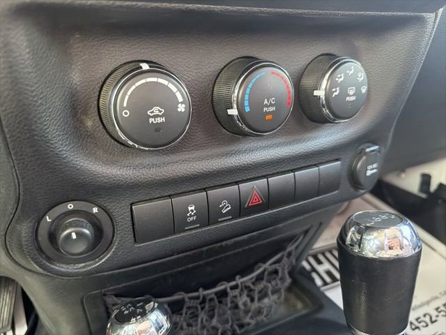 Used 2013 Jeep Wrangler Unlimited Sport image 21