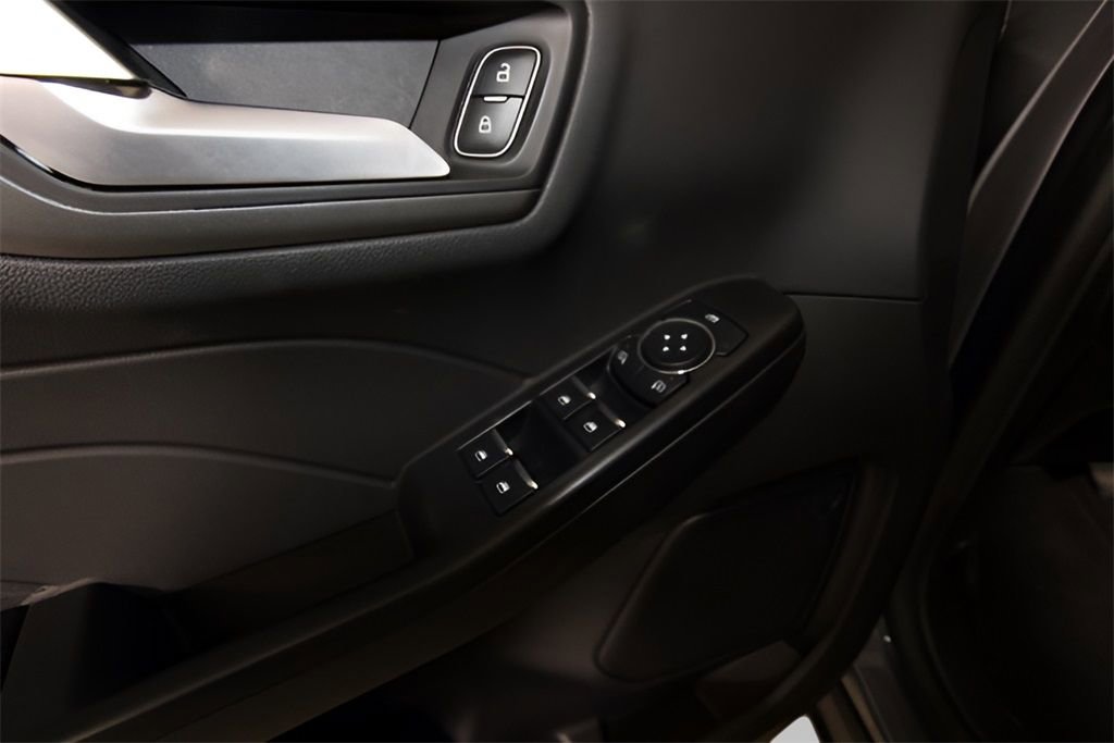 Used 2024 Ford Escape SE image 15