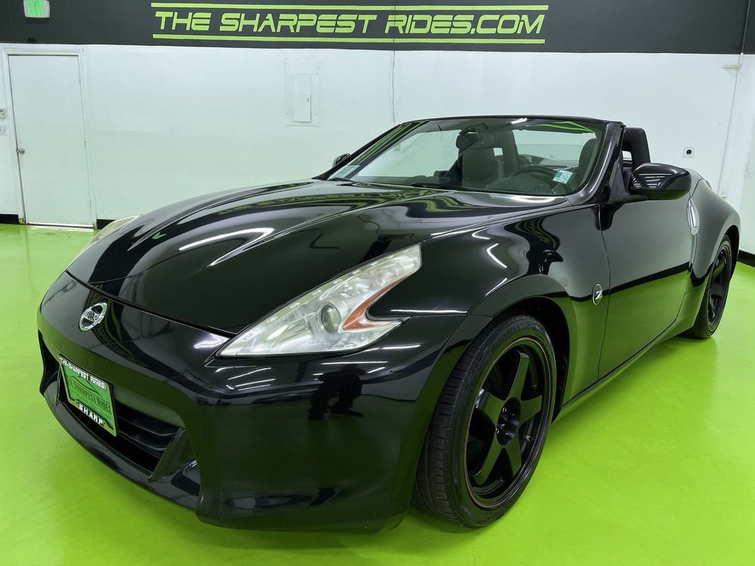 Used 2012 Nissan 370Z Touring RWD image 5