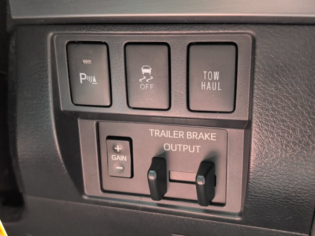 Used 2018 Toyota Tundra Platinum AWD/4WD image 45
