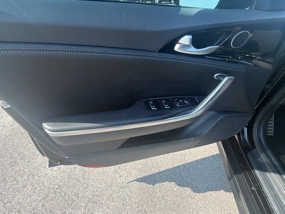 Used 2022 Kia Stinger GT-Line AWD/4WD image 9