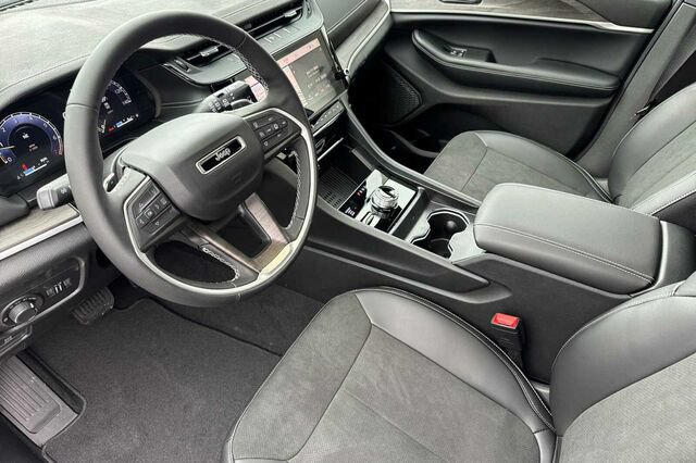 New 2026 Jeep Grand Cherokee Altitude AWD/4WD image 7