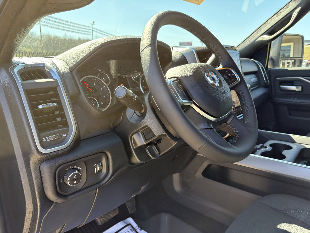 New 2026 RAM 3500 Big Horn AWD/4WD image 29