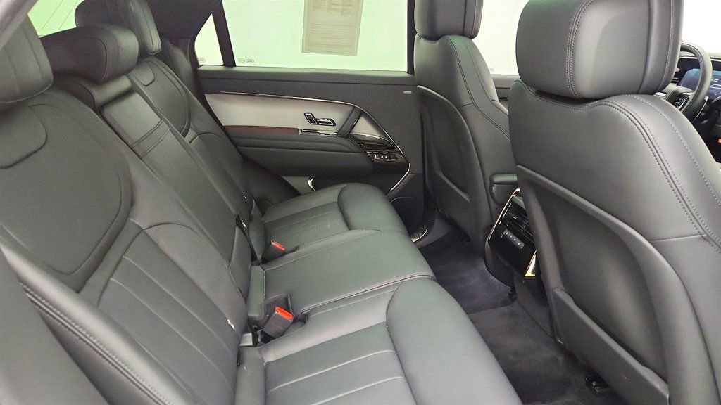 Used 2025 Land Rover Range Rover Sport Dynamic SE image 24