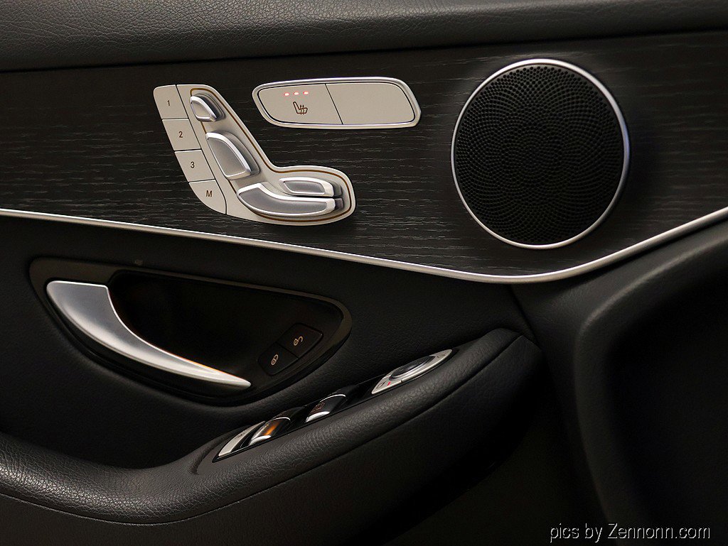 Used 2021 Mercedes-Benz GLC 300 GLC 300 image 23