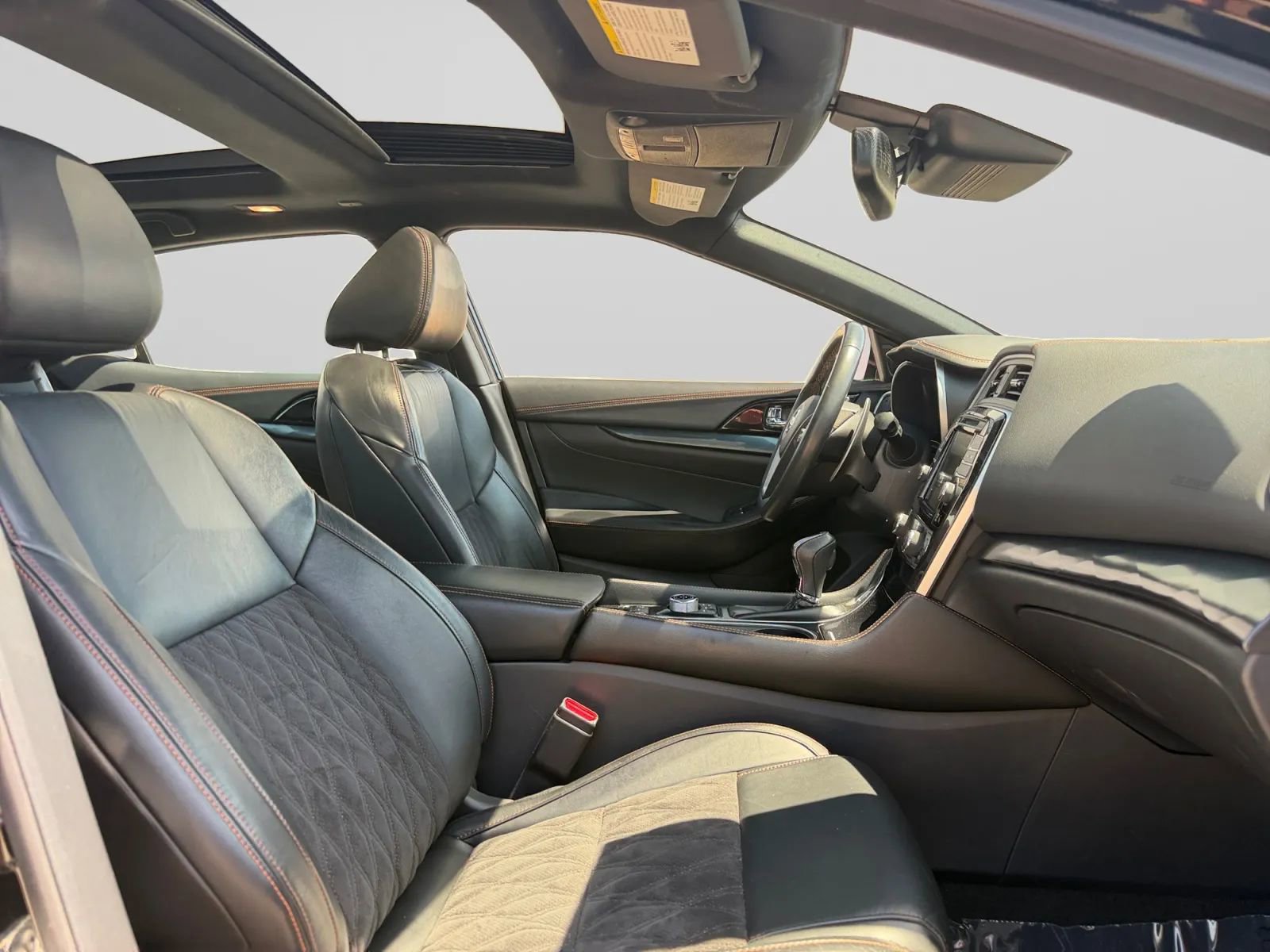 Used 2021 Nissan Maxima SR w/ Sport Mat Group FWD image 35