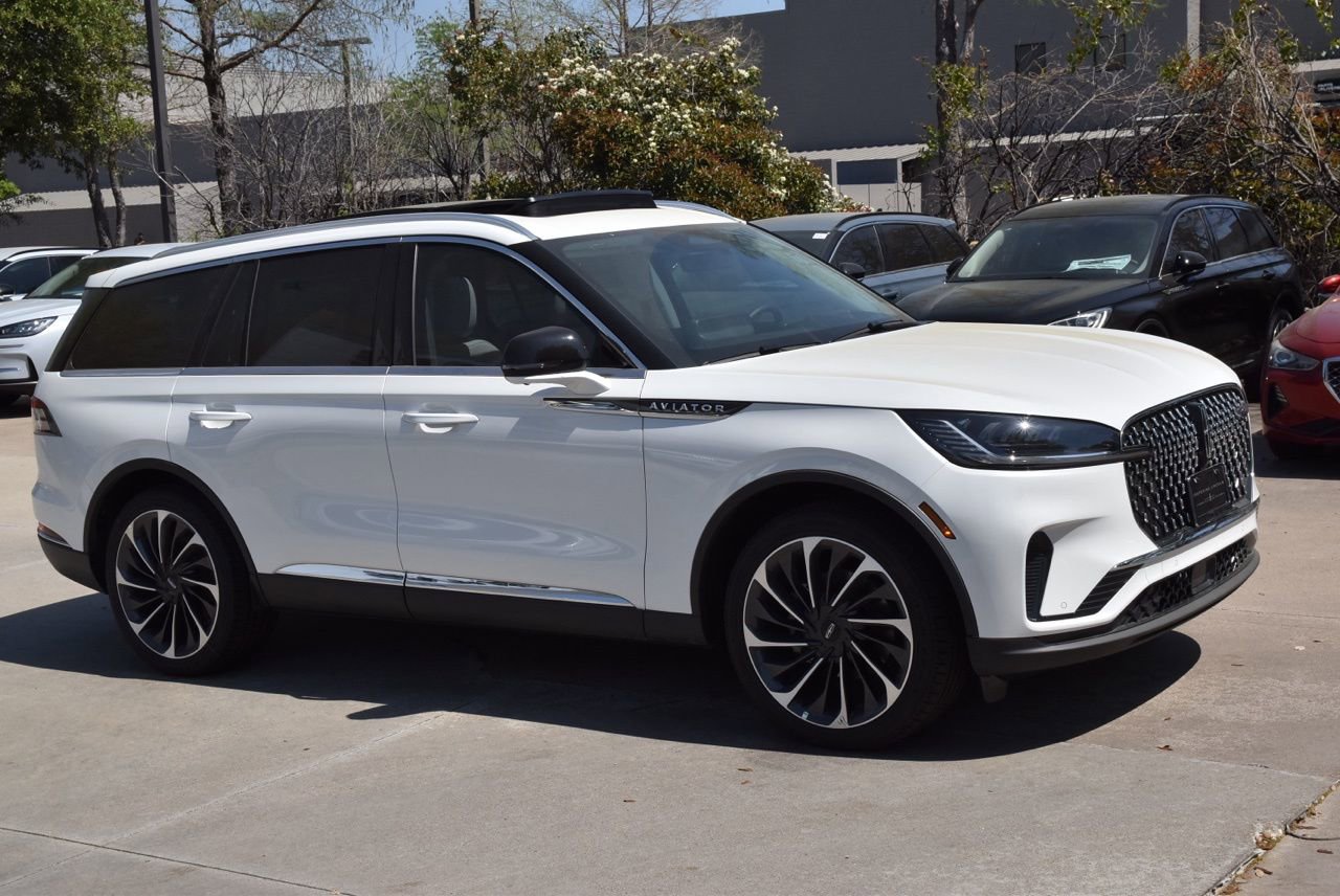 New 2026 Lincoln Aviator Reserve image 4
