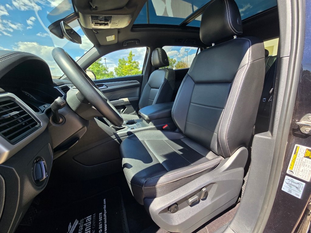 Used 2021 Volkswagen Atlas Cross Sport SE w/ Panoramic Sunroof Package FWD image 13