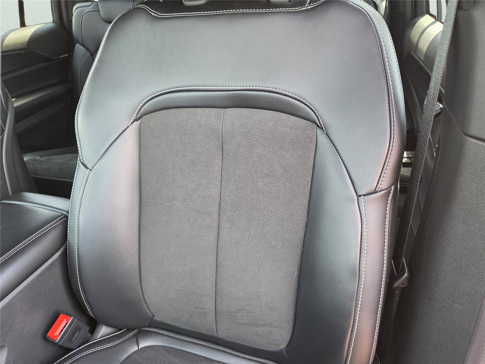 New 2025 Jeep Grand Cherokee L Altitude image 21