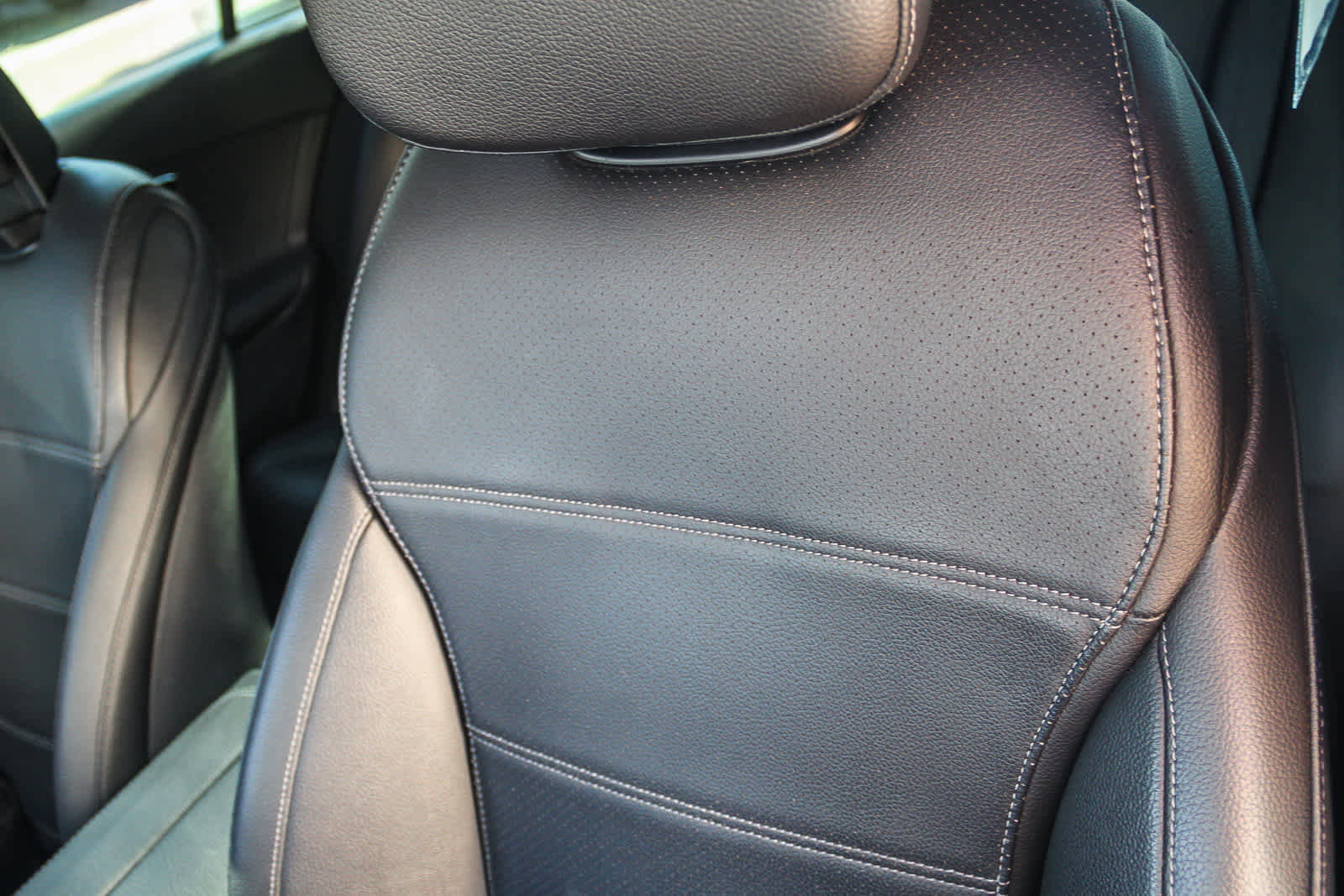 Used 2022 Mercedes-Benz C 300 Sedan image 32